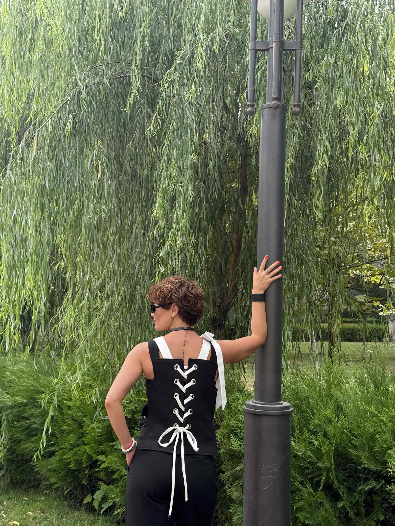 Women's vest with a white bow